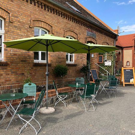 Alte Schule Cafe Und Pension Drehna Luaran gambar