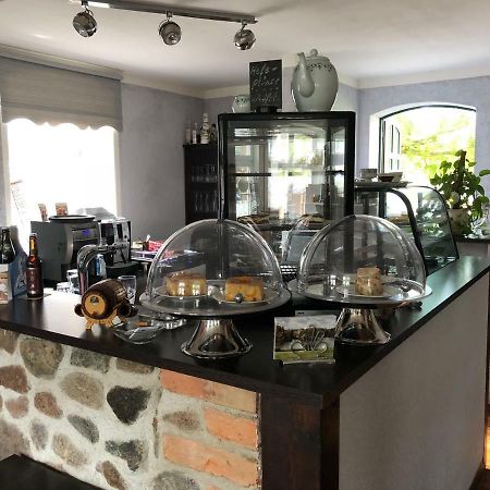 Alte Schule Cafe Und Pension Drehna Luaran gambar