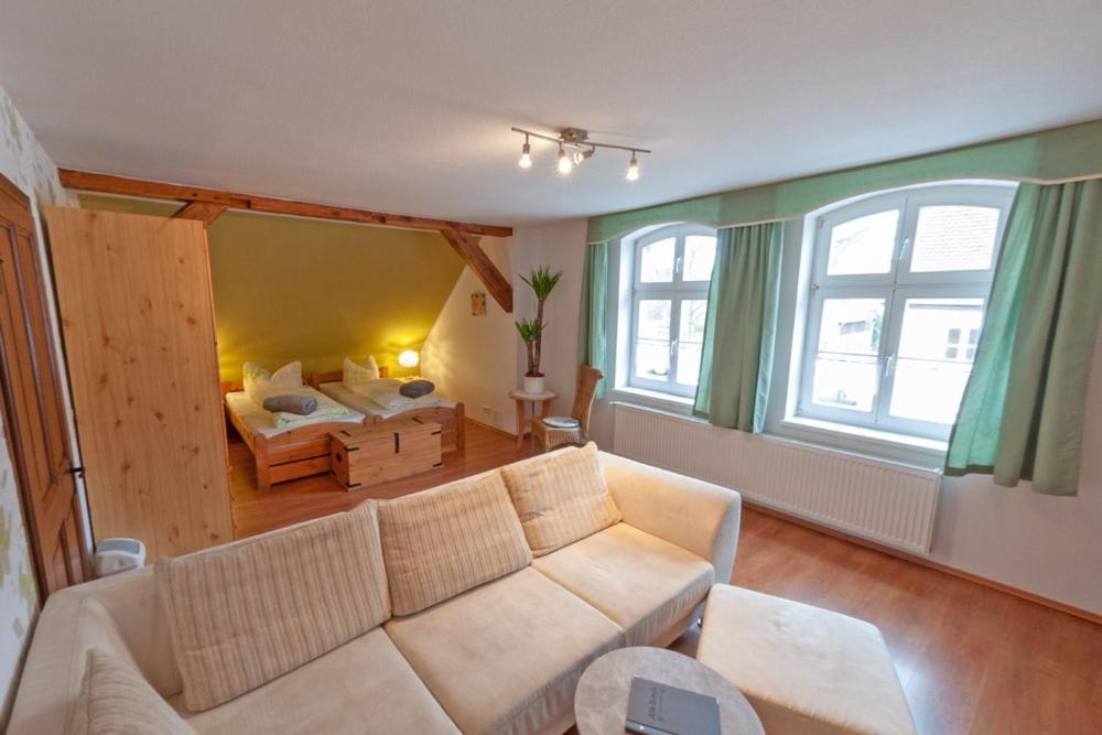 Alte Schule Cafe Und Pension Drehna Luaran gambar