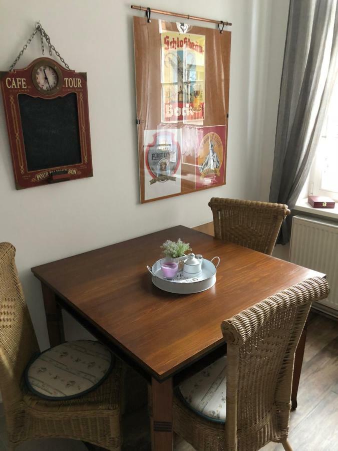 Alte Schule Cafe Und Pension Drehna Luaran gambar