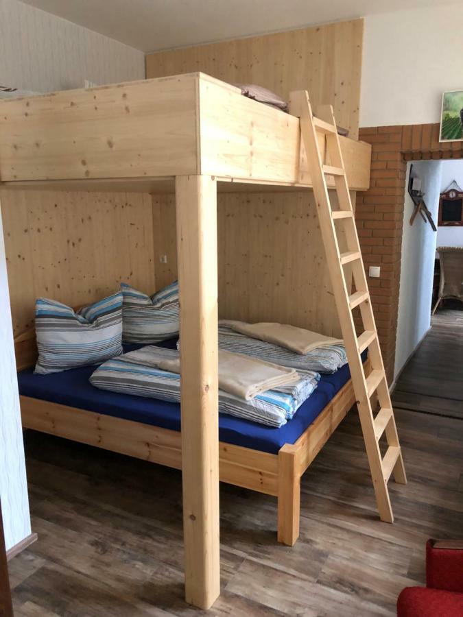 Alte Schule Cafe Und Pension Drehna Luaran gambar